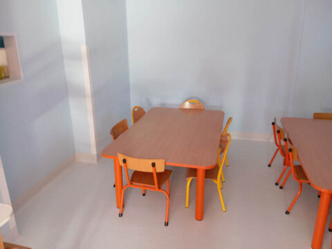 montaż profesjonalnych nawierzchni podłogowych w placówce żłobkowej,